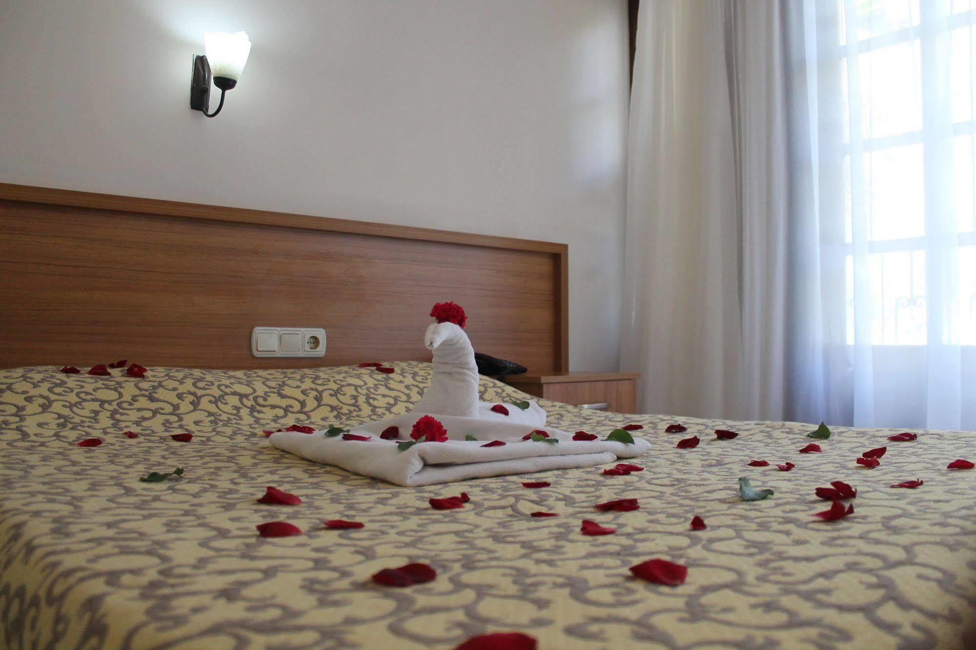 Mavibelce Hotel Oludeniz Exterior photo